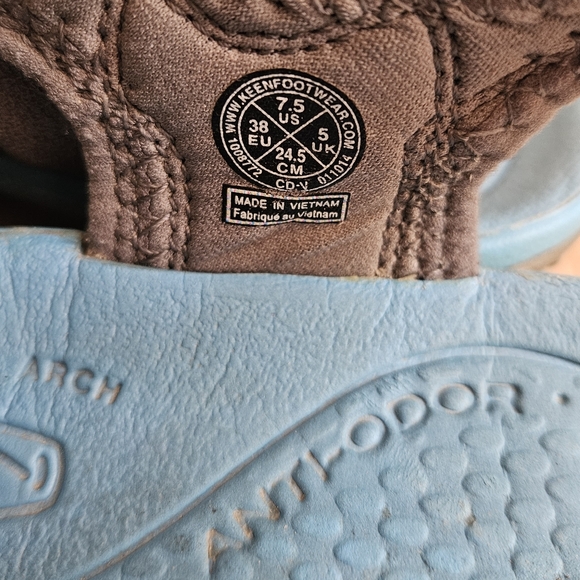 KEEN Clearwater 7.5 38 Wmns CNX Sandals Waterproof Outdoor Hiking All Terrain - Picture 8 of 12